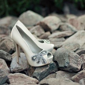 Vera Wang WHITE wedding heels